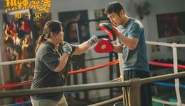 贾玲现腹肌，宣发亮底牌，《热辣滚烫》能否“再赢一次” ？