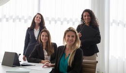 特别策划 | 那些持续支棱的女人们