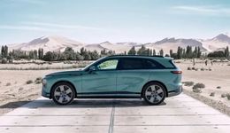 中国汽车在迪拜：4S店开到豪车商圈