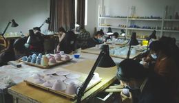 景德鎮(zhèn)瓷二代， 正把冷門非遺剔刻成年輕人尖貨