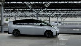 告別難兄難弟，理想躋身“比特理”