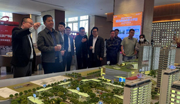 盘龙区政府常务副区长汪洪忠同志一行莅临旭辉广场项目调研
