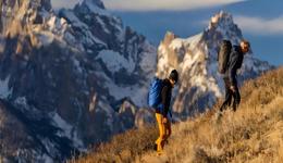 為什么越來越多奢侈品愛好者，開始穿小眾運動品牌？