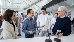 库克在华“救场”，苹果狂跌8000亿