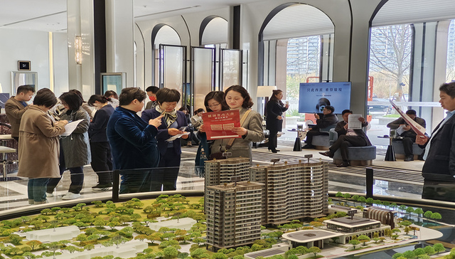 降息搭配“逃课式”贷款，2024成都楼市谁是“主力”？