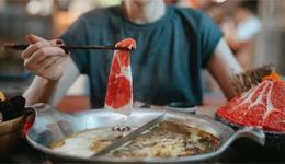 一年凈賺45億元，“中國最牛服務(wù)員”拯救海底撈