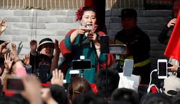 扬言不结婚的年轻人，为何追捧王婆？