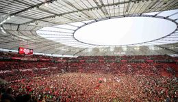 臥薪嘗膽22年，他們要當(dāng)“三冠王”了