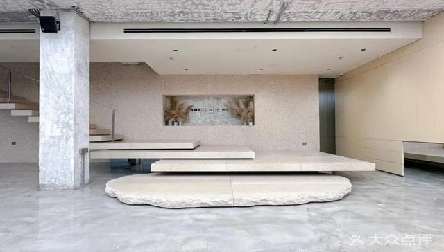 消费,日化,郭敬明,美妆