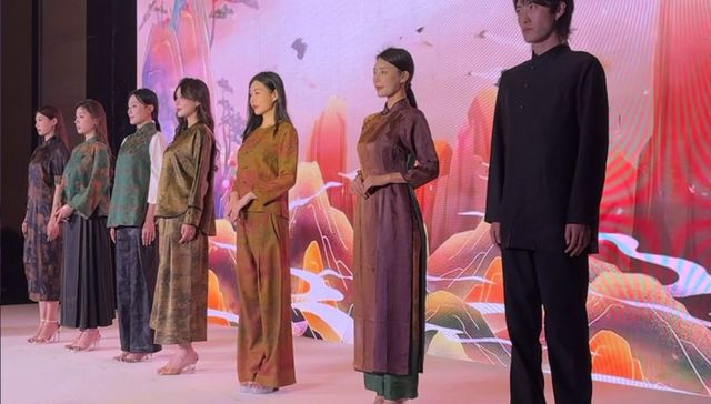 引领国潮新“丝路”——雅焰华裳品牌服装发布会盛大开幕