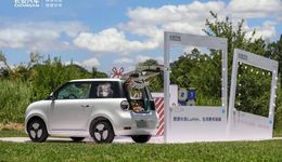 神车五菱，困守新能源之城