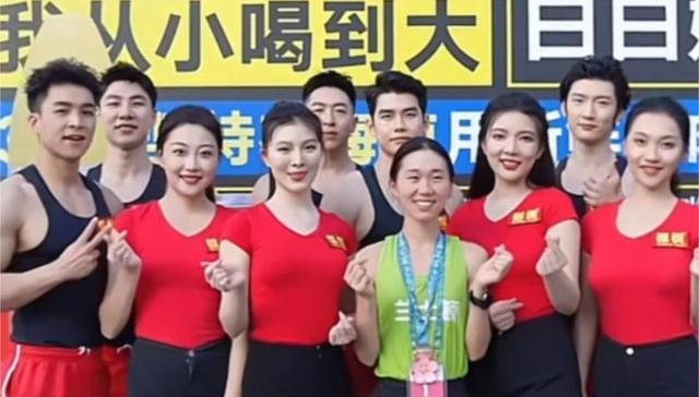 椰树,营销,擦边广告,消费