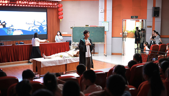 童话剧“爆改”心理剧，生命教育课还能这么上！