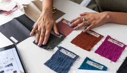 股價跌近60%，“淘女裝第一股”究竟怎么了？