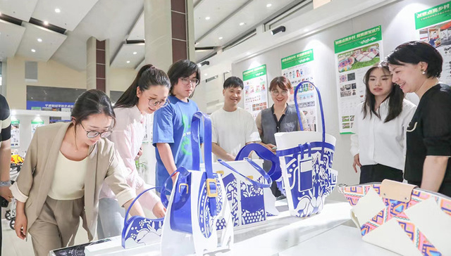 创意点亮乡村，高校毕设展受村书记们“热捧”