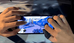 为啥玩家要在电脑上玩手游？是没有手机吗？