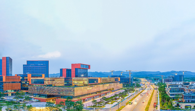 精准对接产业 发布机会清单｜2024成都东部新区上海专场城市价值推介会在沪举行