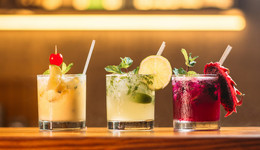 “蜜雪冰城平替”、“奶茶界海底撈”，地方茶飲正在“硬控”年輕人