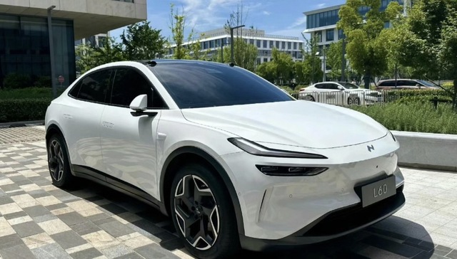 小鹏,蔚来,汽车,新能源