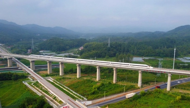 宣绩高铁试运行 长三角交通网络再添新翼