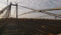 安徽銅陵：大橋建設(shè)者堅守一線“保節(jié)點”