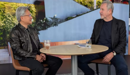 黄仁勋对话Arm CEO：预言AI每年成本砍半，自曝演讲靠“硬着头皮”