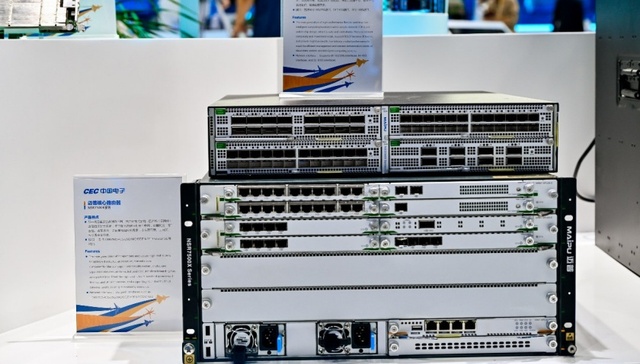 让网络使用更流畅高效，“四川造”AI智算核心交换机亮相珠海航展