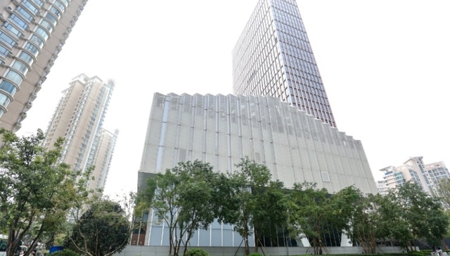 法网级红土网球场+国标赛事级泳池！开在北外滩的商办综合体项目里！