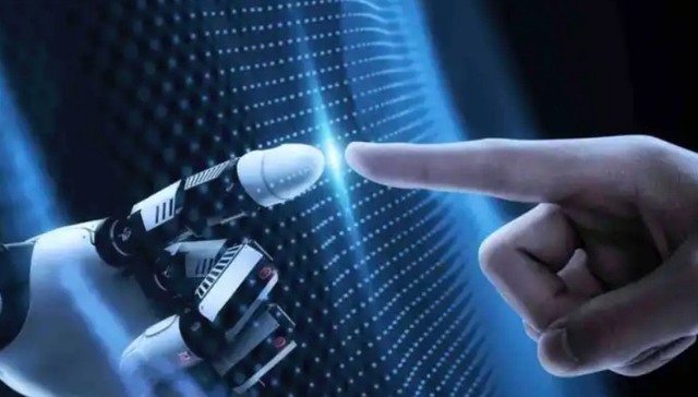 TOPBRAND | 闪极科技获融资；奈雪的茶马来西亚首店开业；呷哺呷哺退出新加坡；雅诗兰黛旅游零售部门换帅