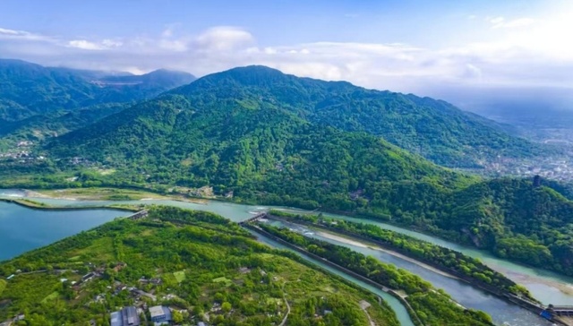 四川“硬核”推进新型工业化，都江堰贡献“水动能”