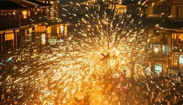 2025当春节遇上非遗，县城旅游又爆了？