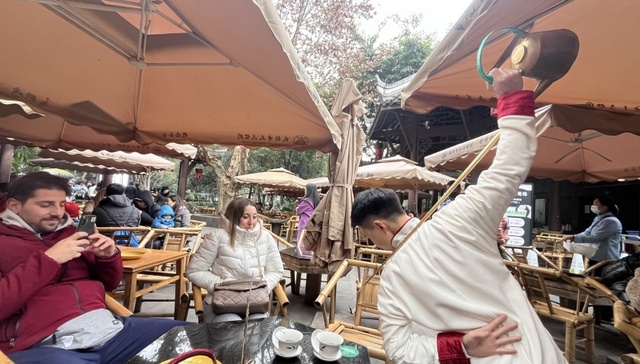 China Travel全球圈粉，照顾大熊猫、放牦牛，四川入境游花样也太多了！