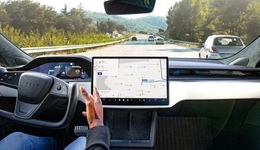 特斯拉FSD姗姗来迟，还能掀起智驾巨浪吗？