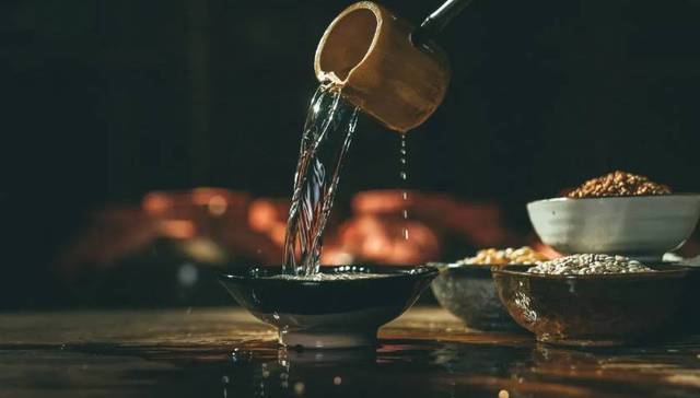 胖东来,酒鬼酒,企业改革,