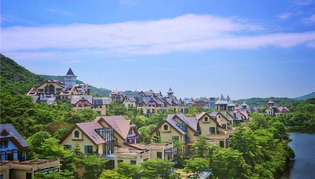 云南发布100个旅居目的地及100个重点招商项目