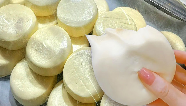 冰雪流量×算法狂欢：解析哈尔滨酸奶糕的网红消费新热潮