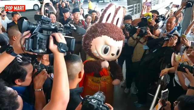 拆解泡泡玛特两个数据：海外营收50亿，一年花5亿买IP