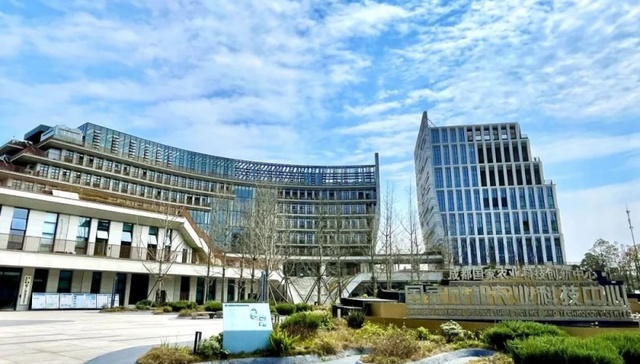 效率提升120倍！成都造出20层高“植物工厂”