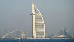 灰产、炒房客与斯坦福精英：一个中国女孩的13年迪拜淘金史