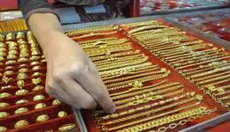 直播卖金套路调查：克重小、易变形、核销难