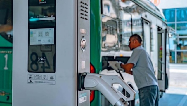 成都公交车有望化身“移动充电宝” 单辆可满足30户家庭日用电需求