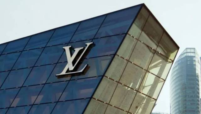 消费者不再爱买包了，但LV们可能还要继续涨价