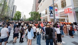 又一現(xiàn)象級門店誕生！優(yōu)衣庫西南首家城市旗艦店引爆地域消費