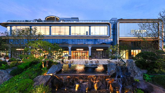 是长期主义下的逆市新生，还是城市兼容下的厚积薄发？