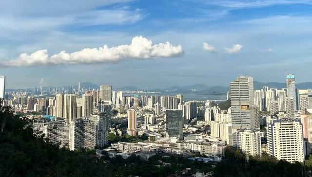 一线城市豪宅市场火爆：500亿元资金涌入上海，广州有楼盘验资300万仍需排队