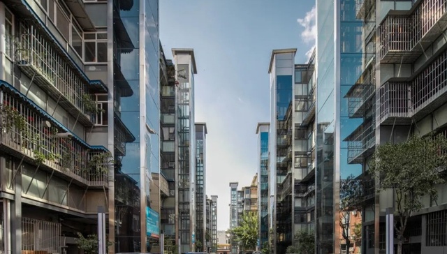 “垂直困境”：老旧小区加装电梯的“高低之争”