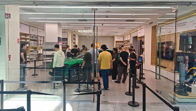 小米YU7爆单，最慌的不是特斯拉