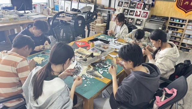 从博物馆到课堂——哈尔滨学子用设计接续赫哲文化“根脉”