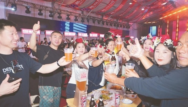 哈尔滨文旅热力全开“火出圈”｜2024年接待游客1.79亿人次，旅游总花费2314.2亿元