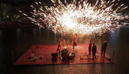 打鐵花、水槍戰(zhàn)、美食集市......千年古城即將上演冰火狂歡夜!